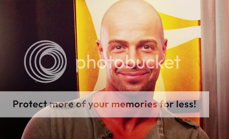 Foto bij Things get complicated when uncle's visiting...